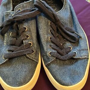 Calvin Klein sneakers Size 11